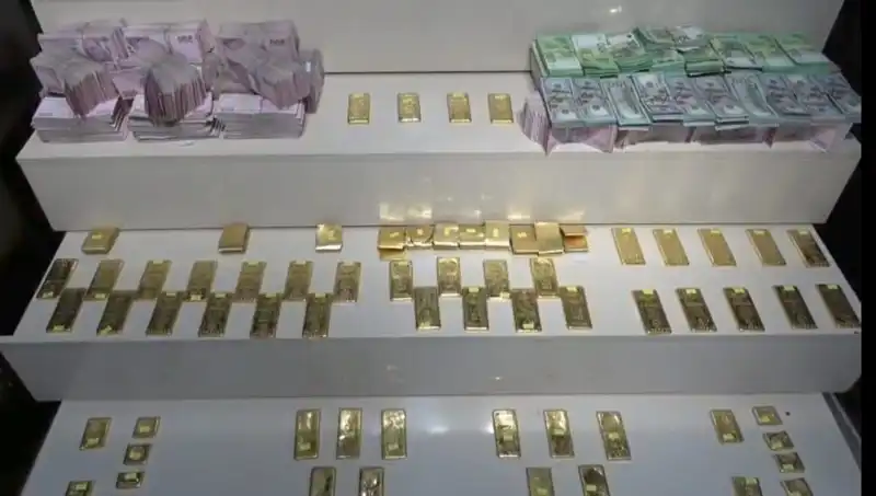 Van Havalimanı'nda Kaçak Altın ve Para Operasyonu: Detaylar Şaşırtıyor!