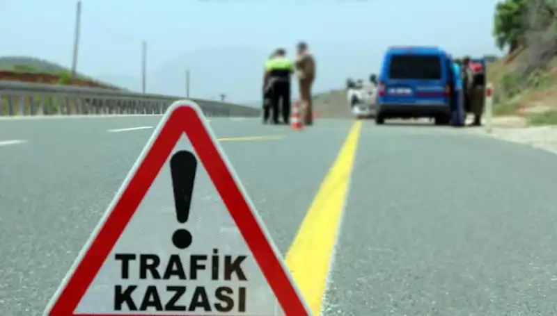 Ticari Araç ile Otomobil Çarpıştı: 5 Kişi Yaralandı, Detaylar Şok Edici