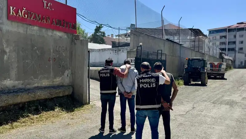 Kars’ta Uyuşturucu Operasyonu: Suç Çetesi Çökerildi, İki Kişi Tutuklandı!