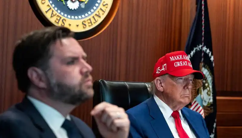 Eski Başkan Trump'ın Azil Tasarısı ABD Senatosu'nda Reddedildi