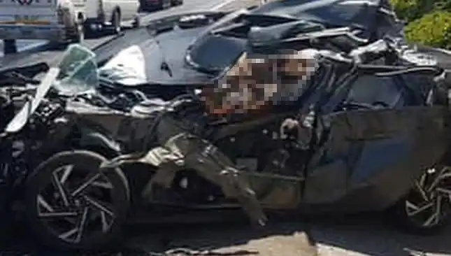 Şanlıurfa'da Dehşet Verici Kaza: Otomobil Tankere Çarptı, 1 Kişi Hayatını Kaybetti