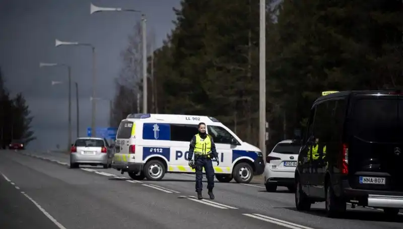 Finlandiya'daki Bıçaklı Saldırı: Okulda 3 Öğrenci Yaralandı, Şüpheli Gözaltında