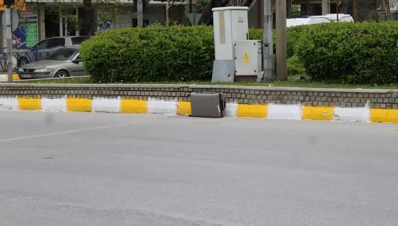 Minibüsten Düşen Valiz Polisi Harekete Geçirdi: Olayın Gizemi Çözüldü