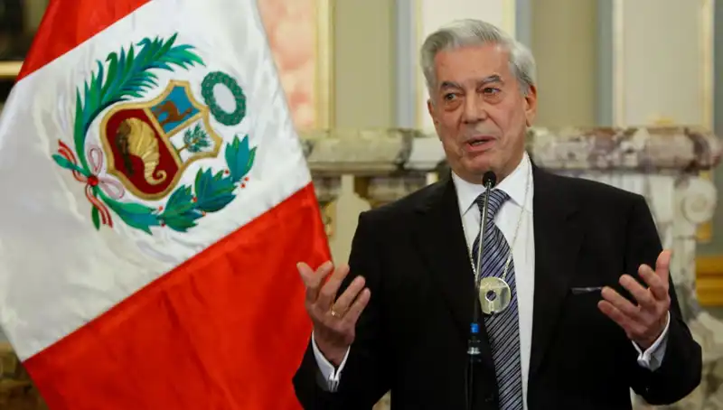 Nobel Ödüllü Yazar Mario Vargas Llosa'nın Hayatını Kaybetmesi: Edebiyat Dünyası Yas Tutuyor