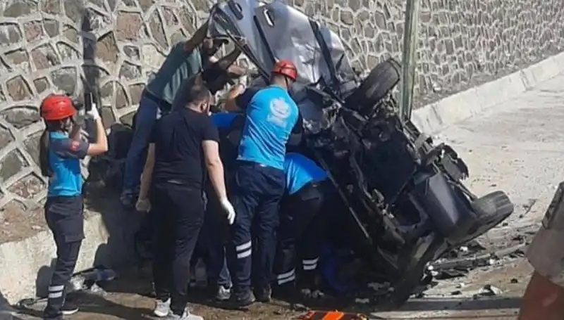 Tunceli'de Kaza! İki Araç Kafa Kafaya Çarpıştı, Yaralılar Var!
