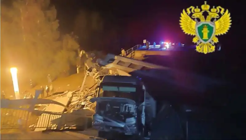 Rusya'da İki Köprünün Çökmesi ve Tren Kazası: Yürek Yakan Bilançolar
