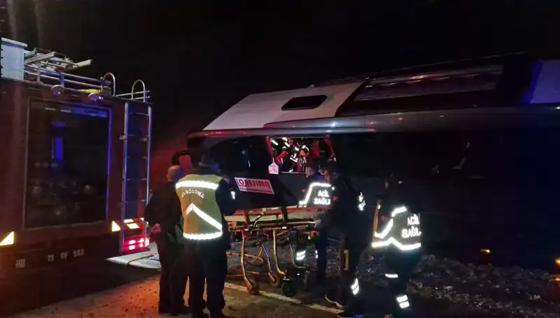 Festival Dönüşünde Talihsiz Kaza: 23 Kişi Yaralandı