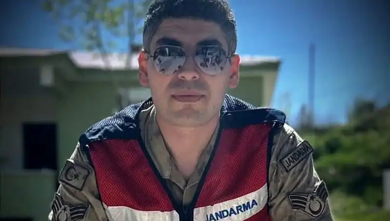 Kadir Astsubay'ın Halı Saha Maçındaki Trajedi: Hayatını Kaybetti