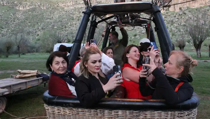 Ihlara Vadisi'nde Anneler Günü'ne Özel Balon Show!