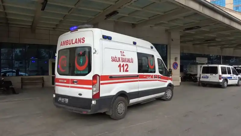 İlişkileri Krize Girdi: Kadın, Birlikte Yaşadığı Adamı Bıçakladı