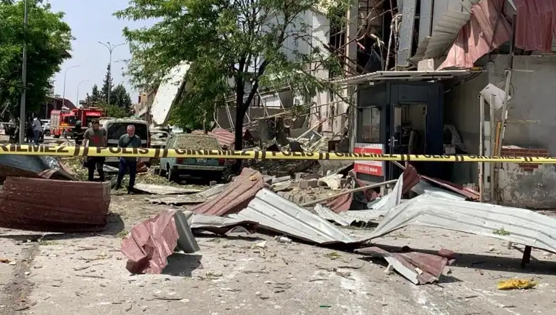 Gaziantep'te Fabrika Patlaması: Olay Sonrası Yaralıların Sayısı Artıyor