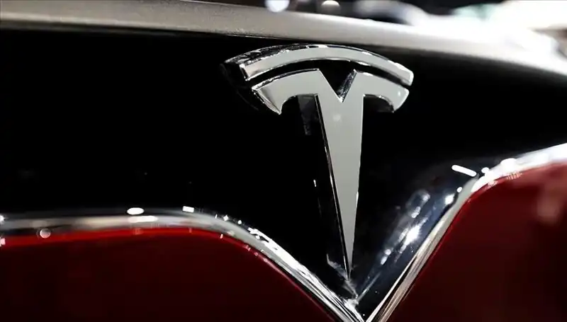 Tesla'da Ucuz Model Tartışmaları ve FSD Beklentileri İleriye Taşınıyor
