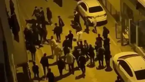 Esenyurt'ta Sopalı Kavga: Mahalle Baskını Gençleri Sokağa Döktü