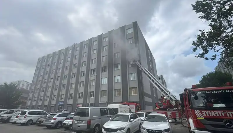 Çorap İmalathanesindeki Yangın, Binlerce TL Zarar Yüzünden Alarm Verdi