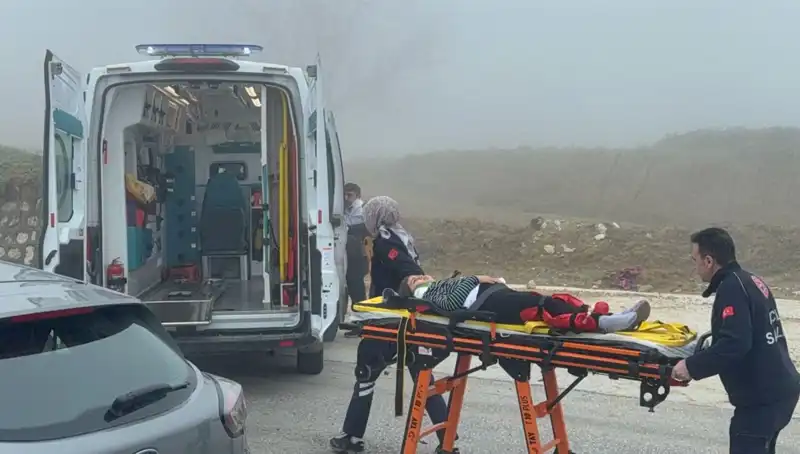 Düzce'de Yoğun Sis Kazası! 6 Kişi Yaralandı, Olay Anı Korku Dolu Anlarla Dolu