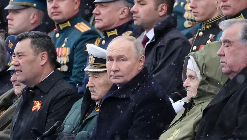 Rus Ordusu Büyüyüşte: Putin’in Tarihi Askeri Çağrısı Neleri Değiştirecek?