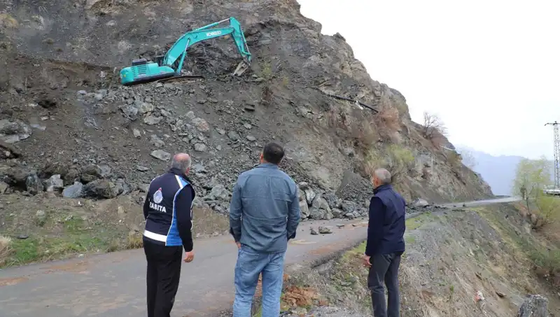 Hakkari'de Kaya Düşmelerine Karşı Yenilikçi Projeler Hayata Geçiyor
