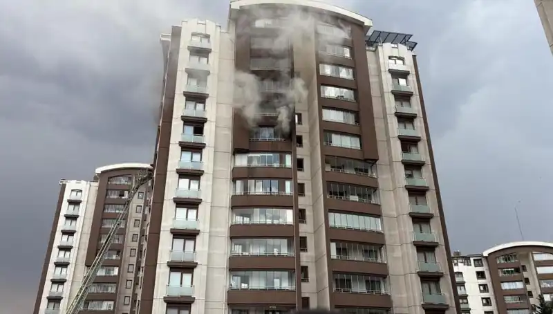 Ankara'da Yangın Korkusu: 14 Katlı Binada Can Pazarı
