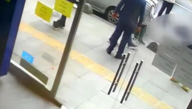 Esenler'de Feci Kaza: Hafriyat Kamyonu Yayayı Ezdi, Olay Yeri Korku Dolu Anlara Sahne Oldu