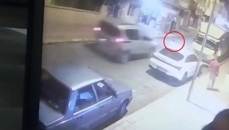 Yola Fırlayan Çocuğa Araç Çarptı: Korkutan Anlar ve Sonrası