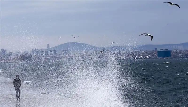 Marmara ve Ege Denizi'nde Kuvvetli Rüzgar Alarmı: Dikkat Edilmesi Gerekenler