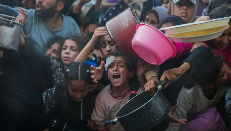 Gazze'de Açlık Krizi Zirveye Ulaştı: Un Stokları Tükendi