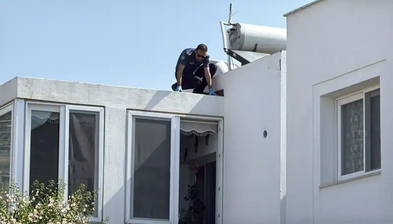 Bodrum'da Çatıdan Düşen Emekli Polis Hayatını Kaybetti: Olay Anı ve Detayları