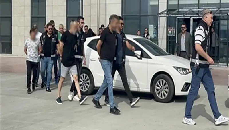 36 Bin Kişiyi Dolandıran Çetenin Sırrı: Turizm Firması Maskesi!