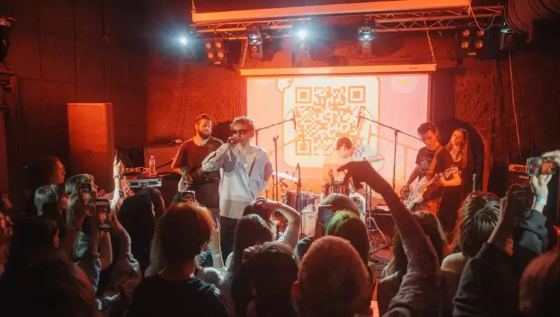 Savaş Ortamında Sanat: Şehrin Göbeğinde Saldırı ve Konser Aynı Anda Gerçekleşti