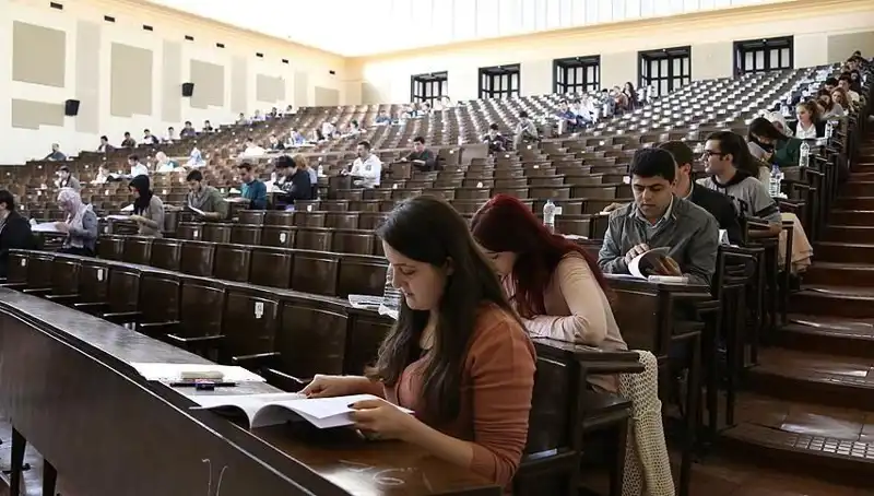 Üniversite Kayıtları İçin Son Gün: Fırsatlar Kaçıyor!