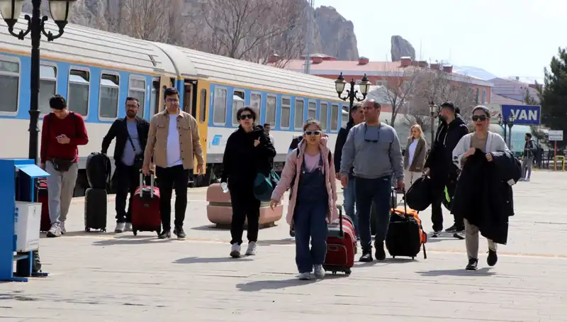 İranlı Turistlerin Nevruz Bayramı'nda Van'a Yönelmesiyle Şehir Canlanacak