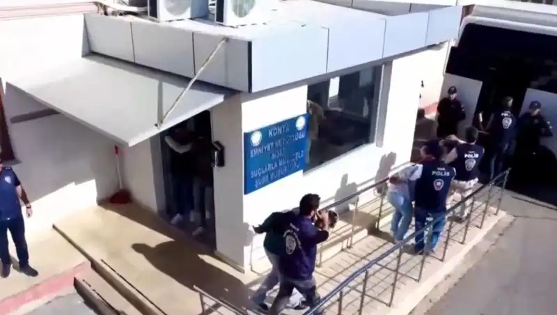 Dolandırıcılık Operasyonunda Şok Gelişmeler: 10 İl ve 13 Tutuklama!
