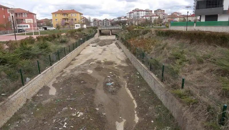 Geleneksel Nehirler Dondurucu Kuraklığa Nasıl Dönüşüyor?