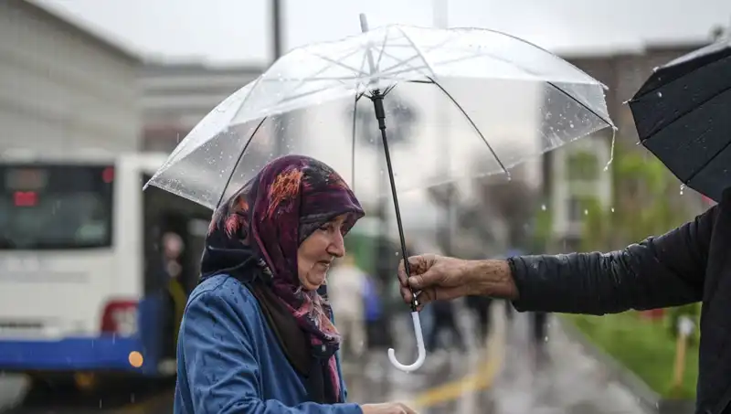 Tüm Yurtta Fırtınalı Hava Durumu: Aynı Anda Gök Gürültüsü ve Sağanak Yağış!