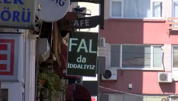 Fala Para Karşılığı Bakmak Artık Hapis Cezası Getiriyor!