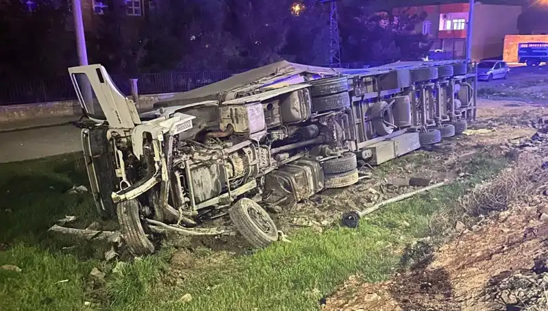 TIR Devrildi: Feci Kazada 6 Yaralı, Olayın Ayrıntıları Ortaya Çıktı