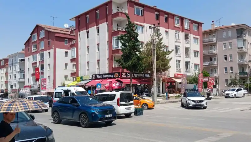 Taksi ile Otomobil Arasında Meydana Gelen Çarpışma, Yoğun Trafikte Korku Salladı