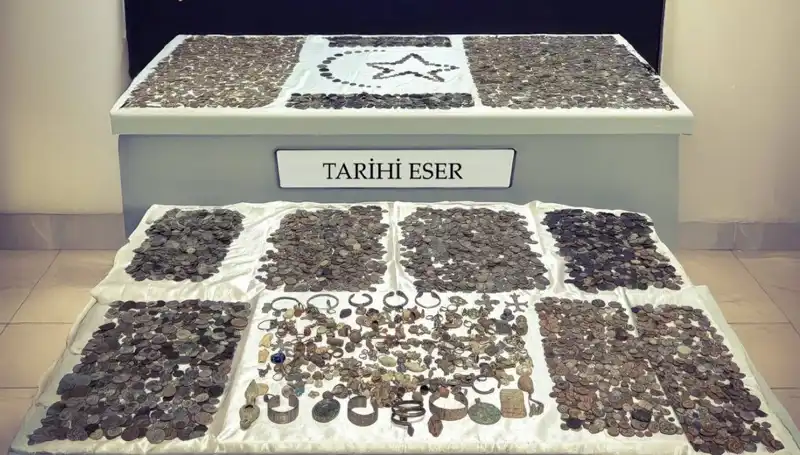 Tarihi Eser Kaçakçılığı: Sınırda 12 Bin 770 Parça Eser Ele Geçirildi