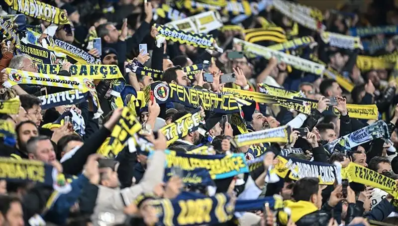Fenerbahçe, 2023 Sezonu Kombine Fiyatlarını Duyurdu: Taraftarları Şaşırttı!