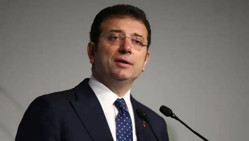 Ekrem İmamoğlu'nun Diploma Davası: İlk Duruşma Gerçekleşti, Gözler Hükümette