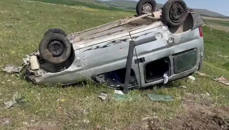 Konya'da Trafik Kazası: Otomobil Takla Attı, İki Kişi Yaralandı