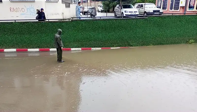 Aydın'da Şiddetli Yağışlar Alt Geçitleri Su Bastı: Acil Önlemler Alınıyor