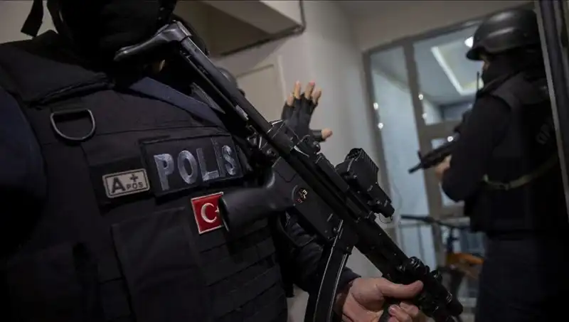 Samsun'da Uyuşturucu Operasyonunda 3 Bin 962 Sentetik Ecza Hapı Ele Geçirildi