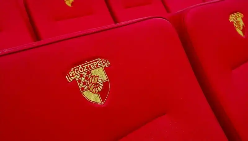 Göztepe, Genç Forvet Junior Olaitan ile Anlaştı!