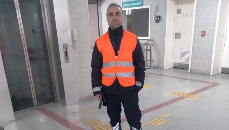 Trende Sigara İçtiği İçin Uyarılan Genç, Güvenlik Görevlisini Vurdu
