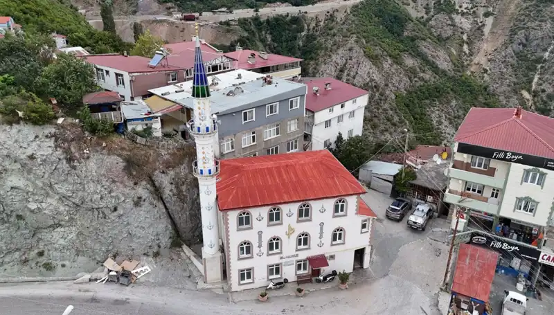 Yurdun Dört Bir Yanından Çelik Minare Siparişleri Yağıyor: 500 Bin Lira Maliyet!