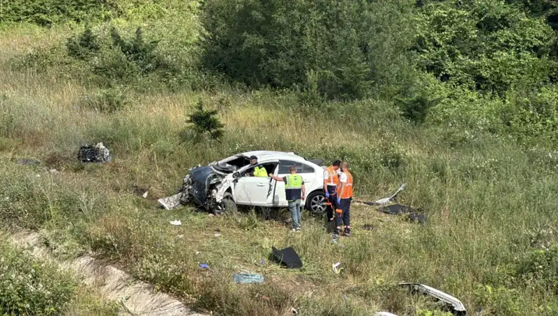 ** Kuzey Marmara Otoyolu'nda Feci Kaza: Araç Şarampole Devirdi!**