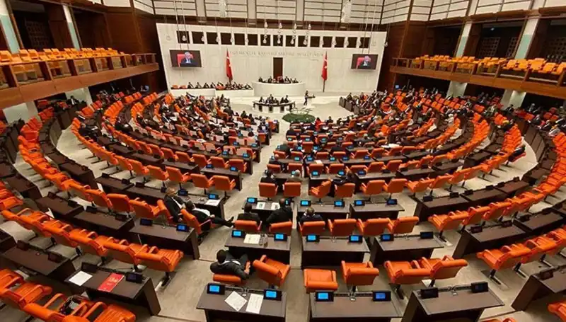 Emekli İkramiyesi 4 Bin TL Oluyor: TBMM'de İlk Adımlar Atıldı