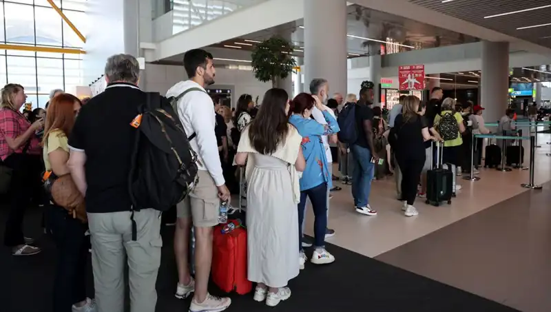 İstanbul Havalimanı’nda Bayram Dönemi Yoğunluğu: 1.642 Uçuş Bekleniyor