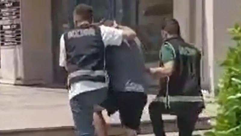 Sahte Dövizle Alışveriş Yapan Turist Ülkeye Veda Etti: Olayın Ayrıntıları
